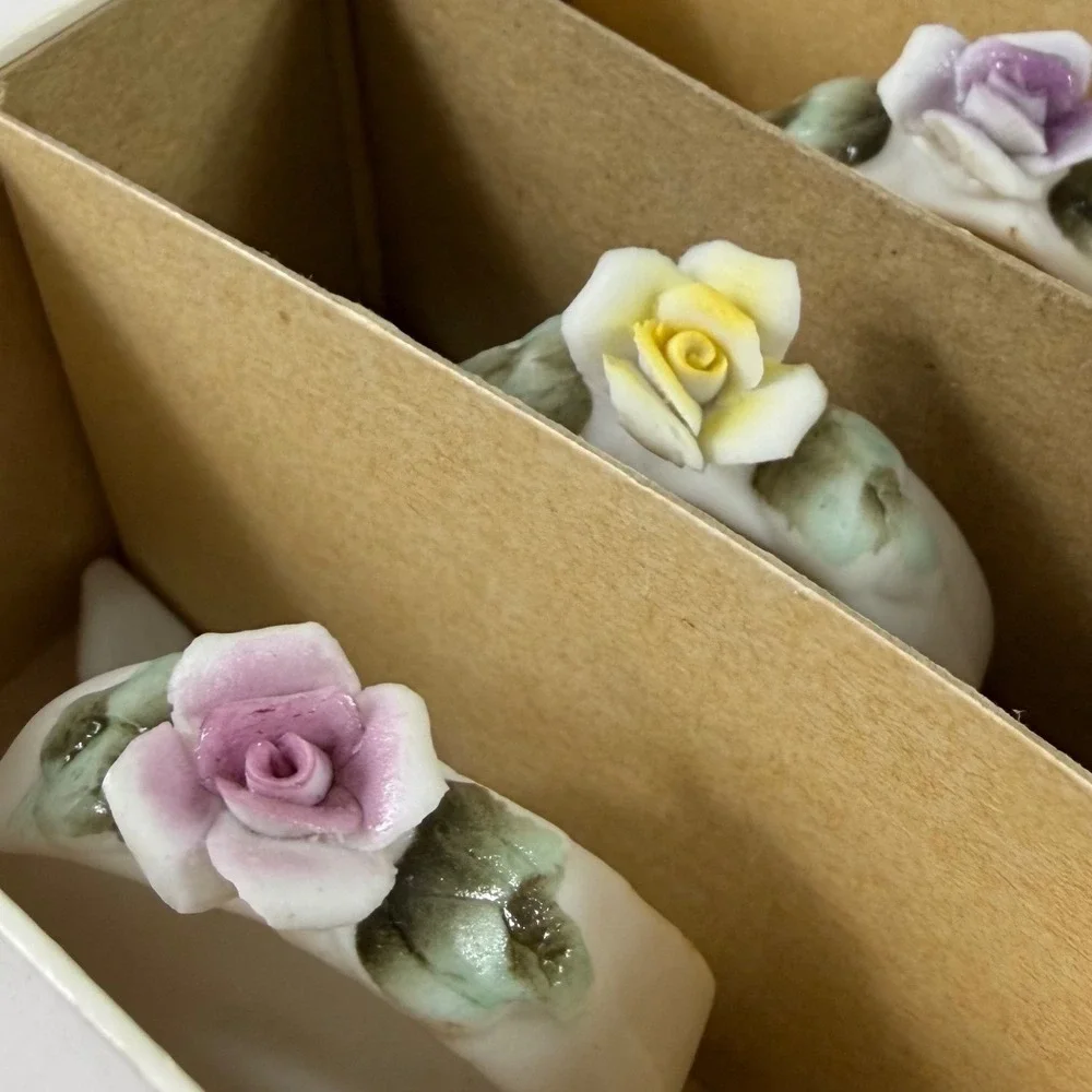 16 Vintage Porcelain Rose Napkin Rings Floral Ribbon Scroll‎ Set Made in Japan